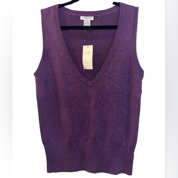 Vertigo Paris Sweaters - Vertigo Paris Sleeveless Knit V-Neck Sweater Size XL